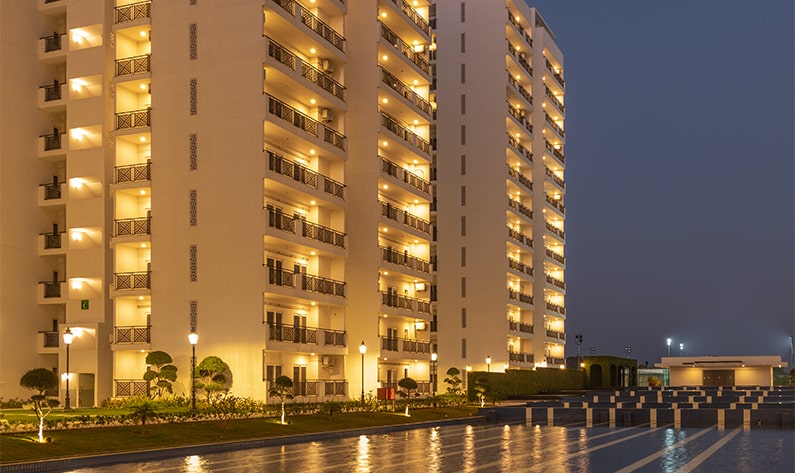 Immerse yourself in the tranquil ambiance of Aqua Front Towers, Central Park's Luxury 3 & 4 BHK Apartments