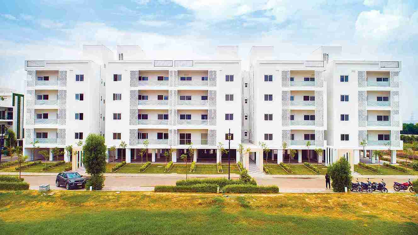 Luxury 4 BHK floors available at Central Park Clover Floors in Sohna, Gurugram Luxury 4 BHK floors available at Central Park Clover Floors in Sohna, Gurugram