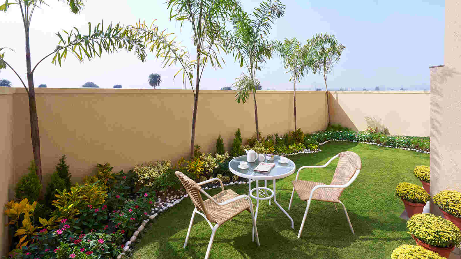 Enjoy the luxury residence offered at Central Park's Flamingo Floors Enjoy the luxury residence offered at Central Park's Flamingo Floors